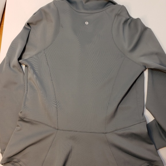 Layers grey Womans Sporty workout Jacket. Size xs. - Picture 2 of 6